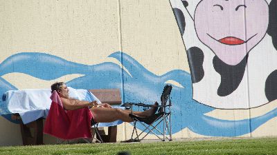 Ausruhen am Meerwasserschwimmbad Manchmal muss es einfach ein wenig ruhiger sein
